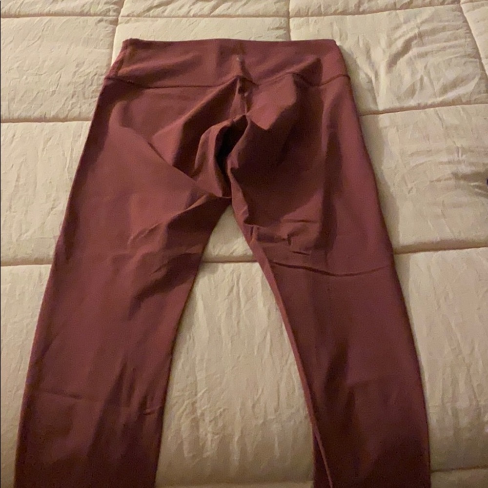 Lululemon 25” pink leggings wunder under